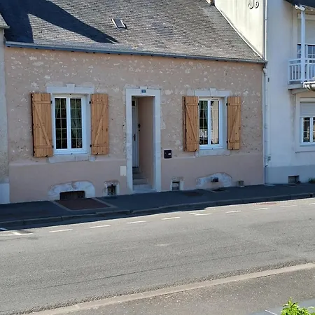 La Petite Maison De *